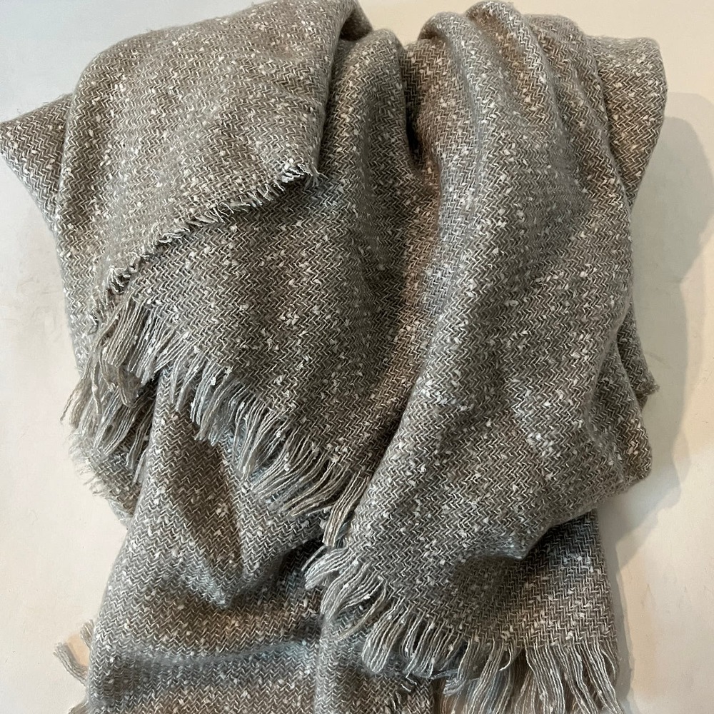 WEST ELM Lightweight Fringe Throw Blanket Acrylic 50x60 Soft Modern Knit Grey